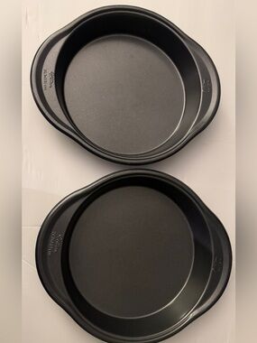 Wilton Black Round Nonstick Cake Pans with Built-In Handles